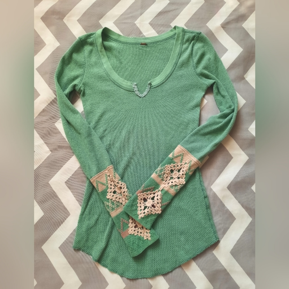 Free people thermal MINT kombucha knit sleeve